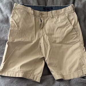 Tommy Hilfiger Men's Beige Cargo Shorts